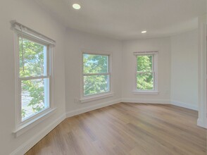 16 Benham Rd in Groton, CT - Building Photo - Building Photo