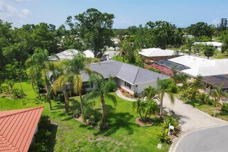 3313 Pembrook Dr in Sarasota, FL - Building Photo - Building Photo