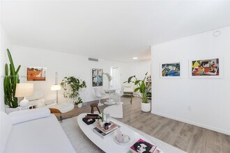 301 Jefferson Ave in Miami Beach, FL - Building Photo - Building Photo