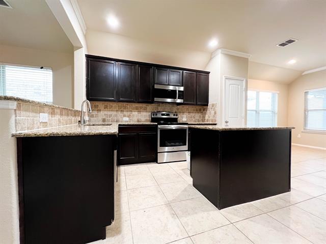 9109 Wayne St in Cross Roads, TX - Building Photo - Building Photo