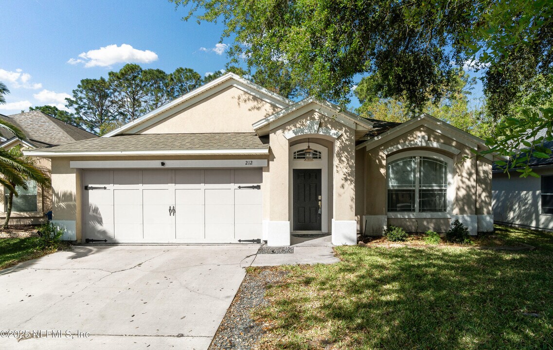 212 Brookchase Ln W in Jacksonville, FL - Building Photo