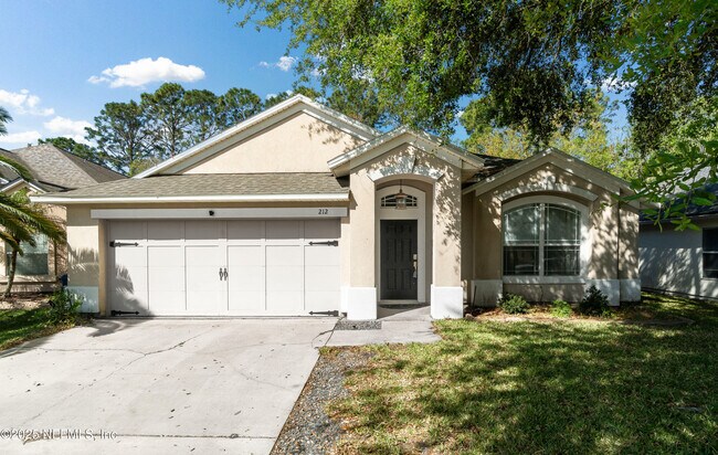 212 Brookchase Ln W