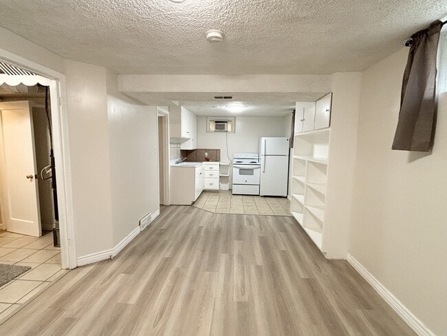 416 Cornell Dr in Midvale, UT - Building Photo - Building Photo