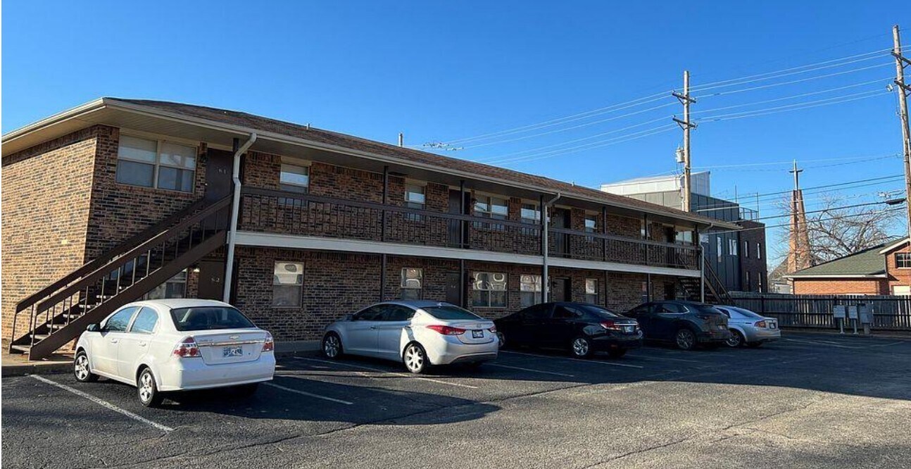 Yellow Rock Apartments in Stillwater, OK - Building Photo
