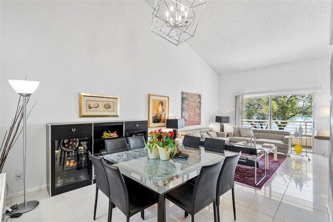 3457 NW 44th St in Lauderdale Lakes, FL - Building Photo - Building Photo