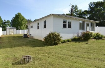 140 Bulman Rd in Roebuck, SC - Building Photo - Building Photo