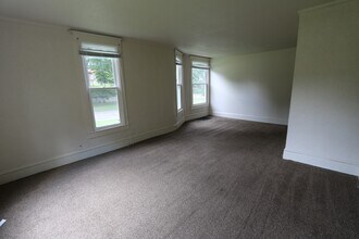 900 S 6th St in Burlington, IA - Building Photo - Building Photo