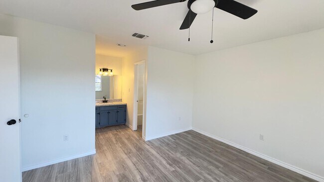 1239 Glen Haven Dr in Eagle Pass, TX - Building Photo - Building Photo