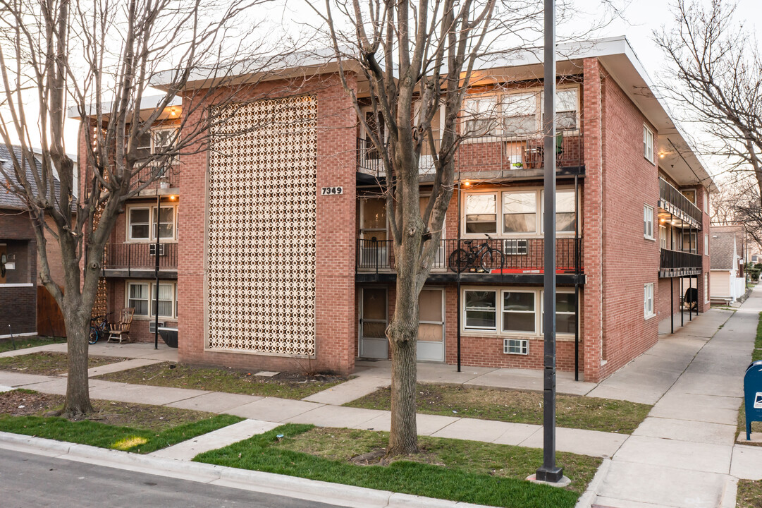 Midway 1 Apartments in Summit, IL - Building Photo