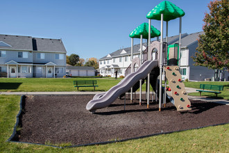 Gatewood Estates in North Sioux City, SD - Foto de edificio - Building Photo