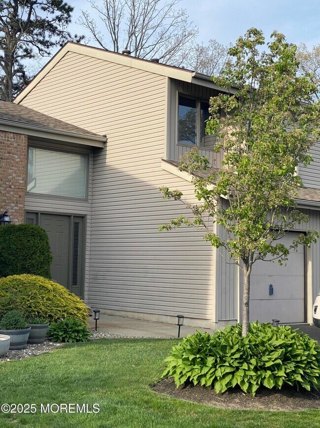 49 White Swan Way in Brick, NJ - Building Photo - Building Photo