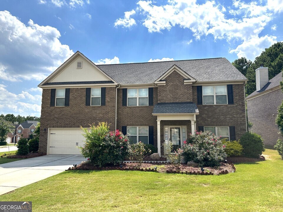 1005 Vintage Ct in Fairburn, GA - Building Photo