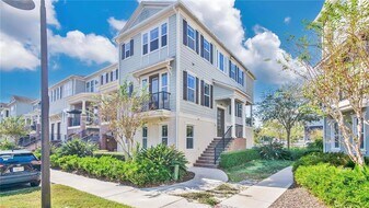 921 Taramundi Dr in Oviedo, FL - Building Photo