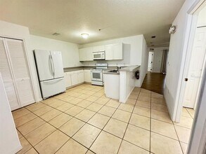 2732 Club Cortile Cir in Kissimmee, FL - Building Photo - Building Photo