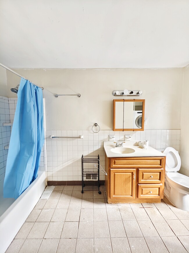 413 N 33rd St in Philadelphia, PA - Building Photo - Building Photo