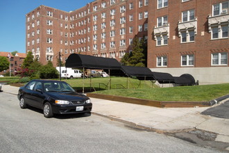 Wayland Manor in Providence, RI - Foto de edificio - Building Photo