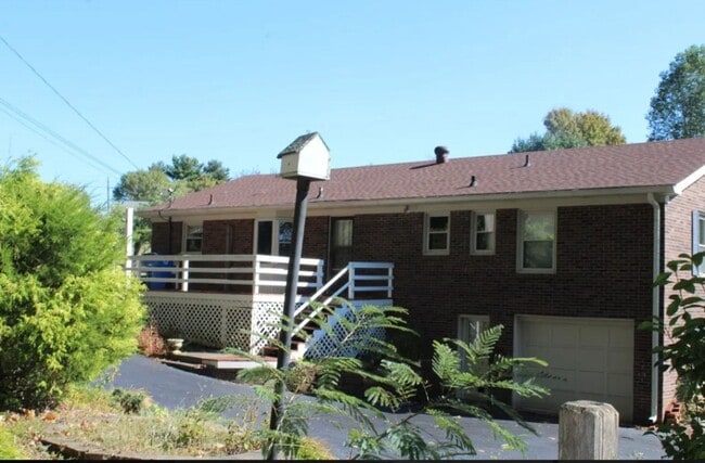 113 Moss St in Glasgow, KY - Building Photo - Building Photo