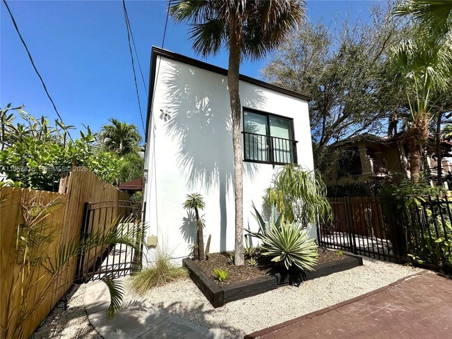 property at 3147 Jackson Ave