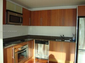 300 S Biscayne Blvd, Unit 3009 in Miami, FL - Building Photo