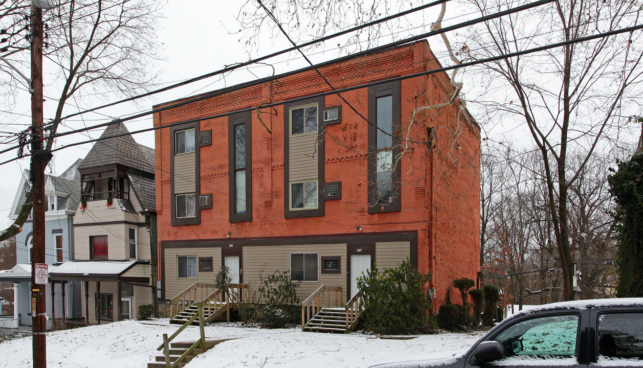 412 Biddle Ave in Pittsburgh, PA - Foto de edificio