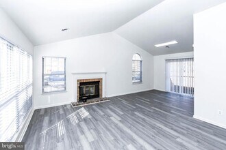 4624 Governor Kent Ct in Upper Marlboro, MD - Foto de edificio - Building Photo