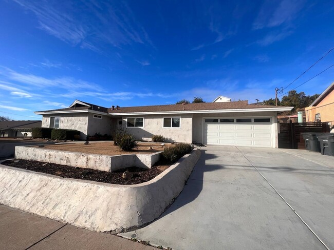 1691 Pepper Dr in El Cajon, CA - Building Photo - Building Photo