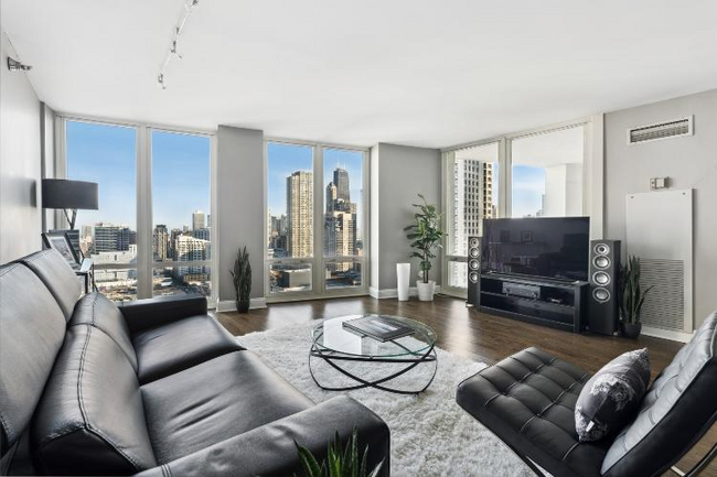 345 N La Salle Dr in Chicago, IL - Building Photo - Building Photo