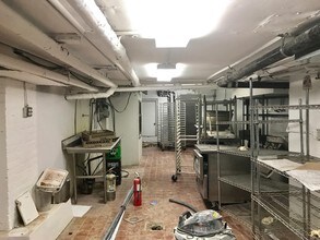 113-115 E 18th St in New York, NY - Building Photo - Building Photo