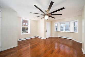 65 Paterson St in Jersey City, NJ - Building Photo - Building Photo