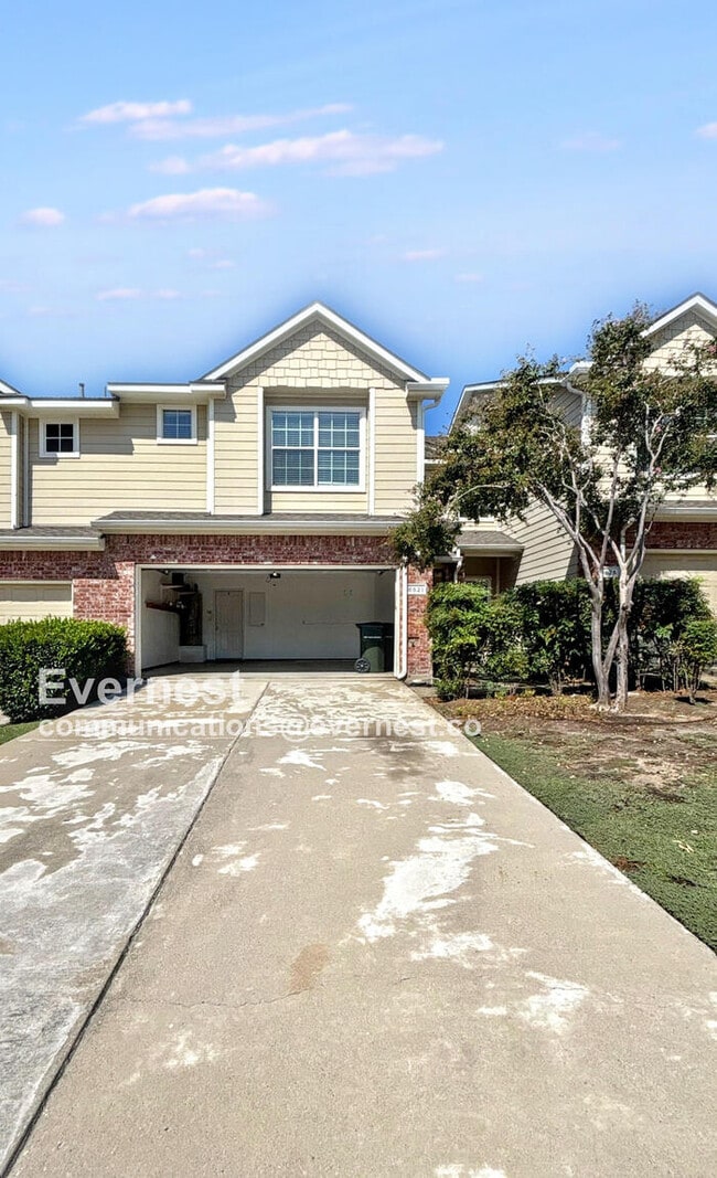 property at 8521 Brunswick Dr