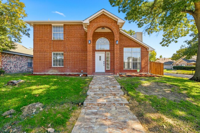 2100 Riverplace Dr in Flower Mound, TX - Foto de edificio - Building Photo