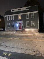 48 Market St, Unit 2nd Flr in Warren, RI - Building Photo