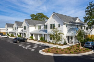 Arboretum Village in Wilmington, NC - Building Photo