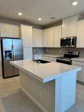 868 Angwin Ln in Henderson, NV - Building Photo - Building Photo