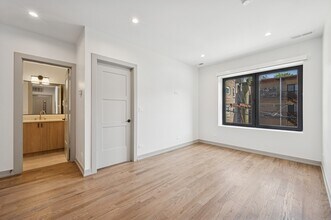 1337 W Estes Ave in Chicago, IL - Building Photo - Building Photo