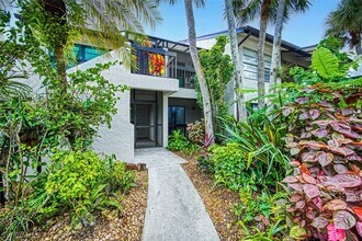 1798 Kings Lake Blvd in Naples, FL - Building Photo - Building Photo