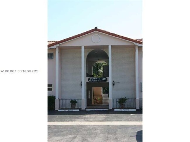 property at 1431 S 14th Ave