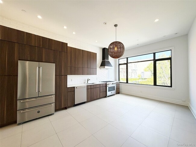333 Tompkins Ave in Brooklyn, NY - Building Photo - Building Photo