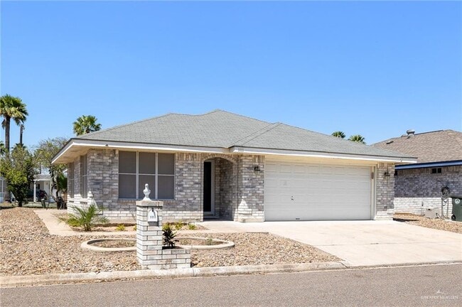 1111 Lake View Dr in Mission, TX - Building Photo - Building Photo
