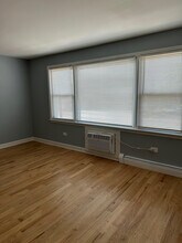 6259 N Milwaukee Ave, Unit ONE BEDROOM in Chicago, IL - Building Photo - Building Photo
