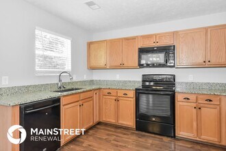 2763 Sutherland Dr in Thompson's Station, TN - Foto de edificio - Building Photo