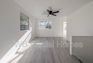 3322 N Davis St in Jacksonville, FL - Building Photo - Building Photo