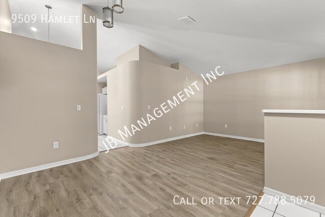 9509 Hamlet Ln in Tampa, FL - Building Photo - Building Photo