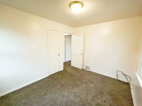 21304 Hansen Rd in Maple Heights, OH - Building Photo - Building Photo
