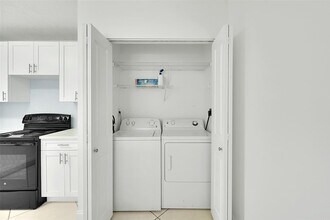 12244 Royal Palm Blvd in Coral Springs, FL - Building Photo - Building Photo