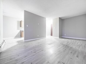 Richmond Arms in Leduc, AB - Building Photo - Building Photo