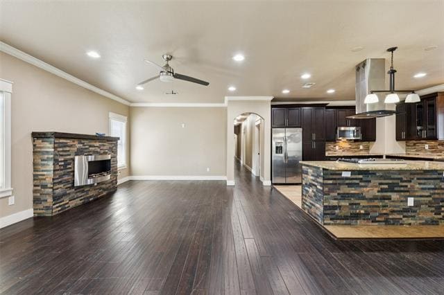 property at 5628 Goodwin Ave