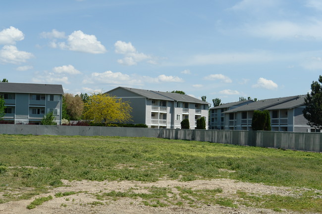 Towne Square Apartments in Boise, ID - Building Photo - Building Photo