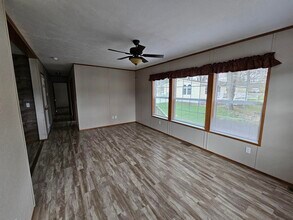 130 Windsor Cir in Utica, NY - Building Photo - Building Photo