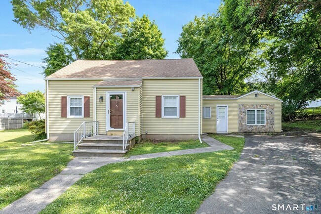 property at 124 Minturn Pl